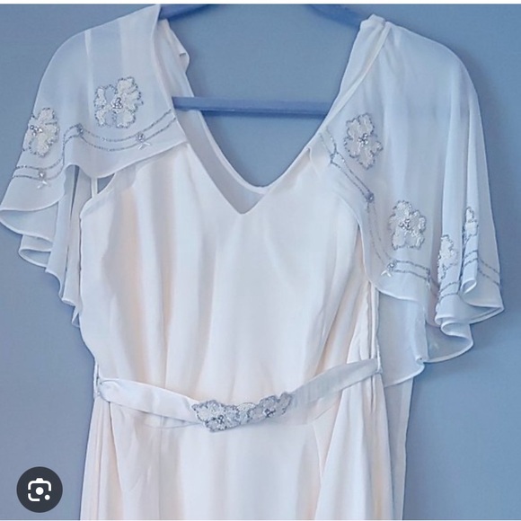 Breathtaking ModCloth Gown 🤍 - Picture 7 of 15